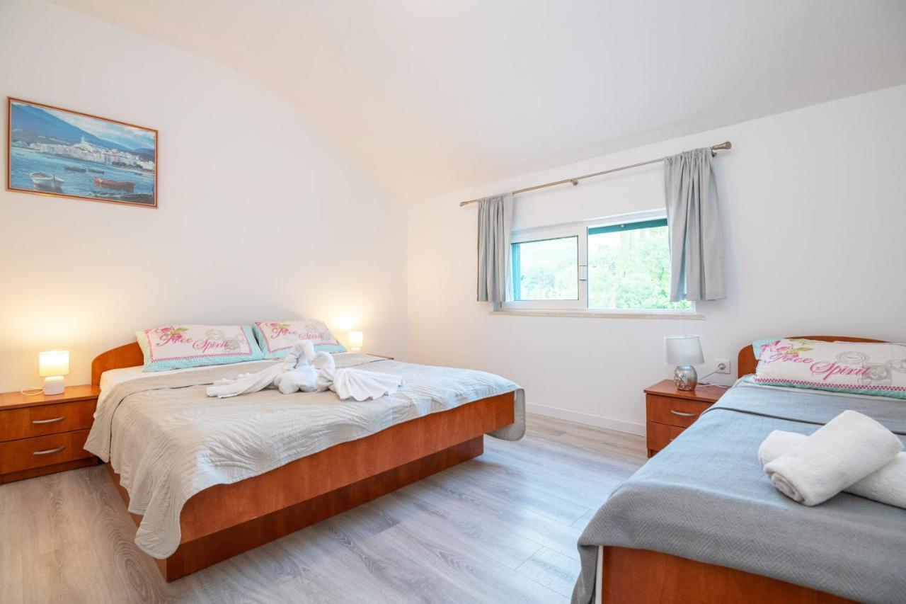 Apartments Dubelj Komolac ภายนอก รูปภาพ