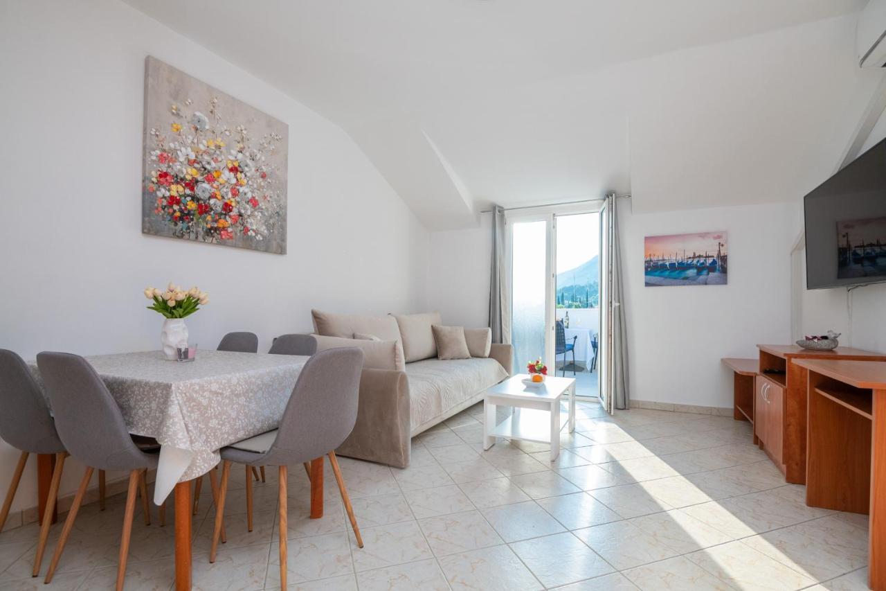 Apartments Dubelj Komolac ภายนอก รูปภาพ